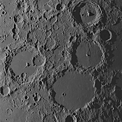 中央三列クレーターNo-1