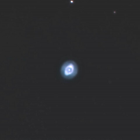 静寂な夜　木星状星雲