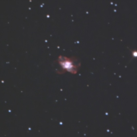 結んだ赤いリボン：NGC2440