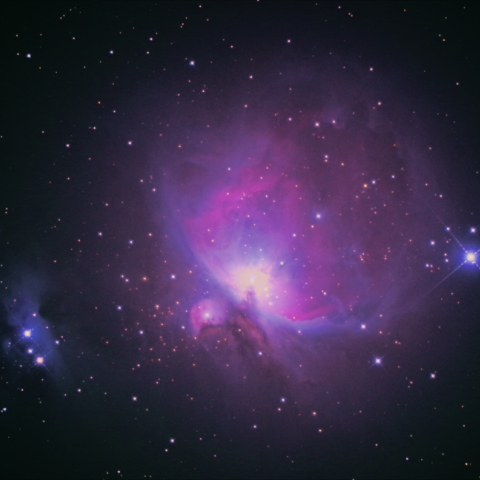 トラペジウムの見えるオリオン大星雲