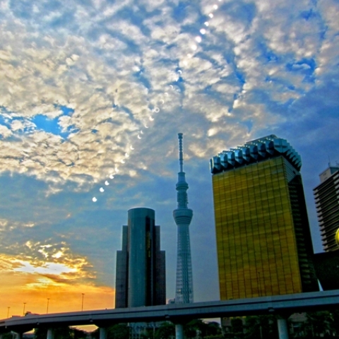 東京スカイツリーと金環日食