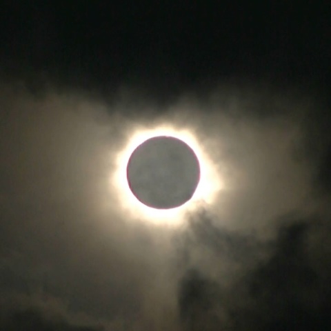 雲間の皆既日食inアマルー