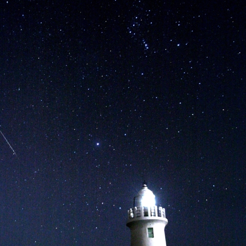 双子座流星群とオリオン座と灯台