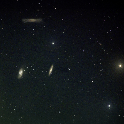 ハンバーガー銀河(NGC3628)　M66　M65