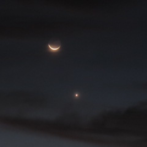 細い月と金星