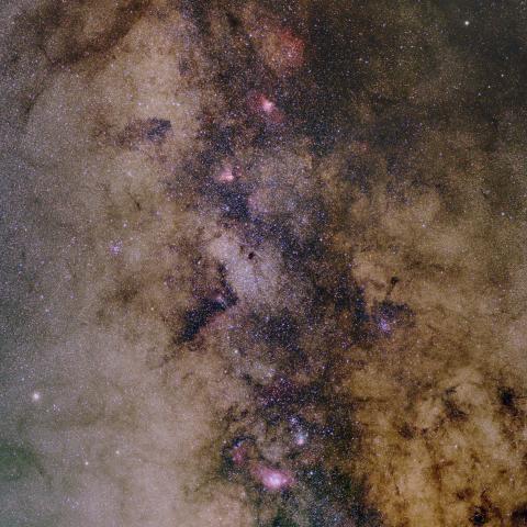 いて座、たて座、へび座の星雲・星団と天の川