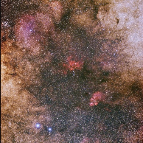 ヒガンバナ星雲(NGC6357)と出目金星雲(NGC6334)