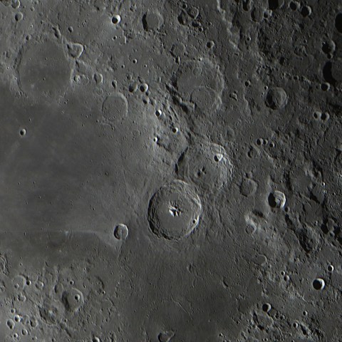 アルタイ崖とカタリナ、キリルス、テオフィリス、神酒の海周辺