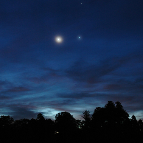 夜明けの月、金星、木星