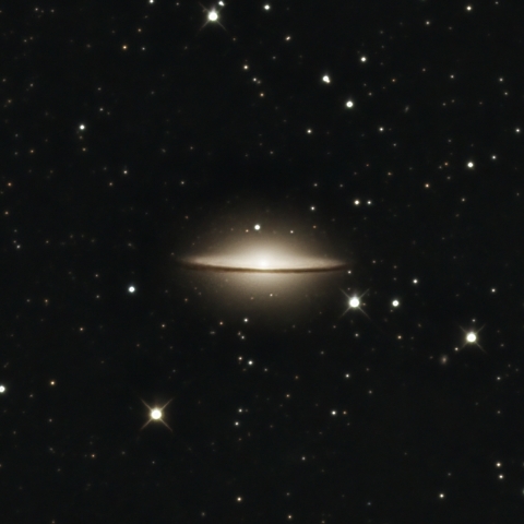 M104 ソンブレロ銀河