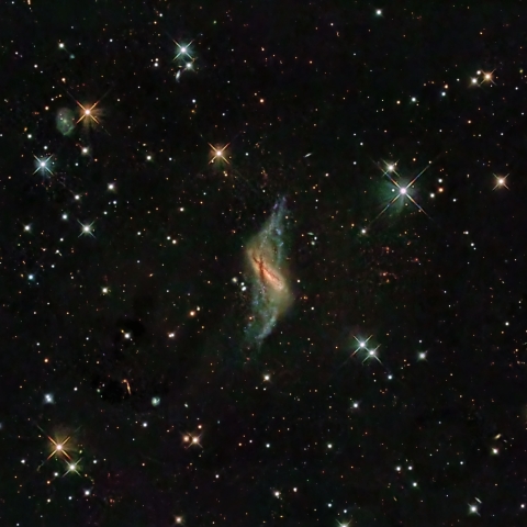 NGC660 極リング銀河