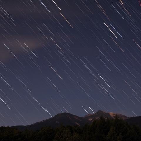 乗鞍岳と星