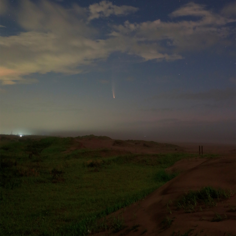 ネオワイズ彗星(千葉県九十九里浜で星景)