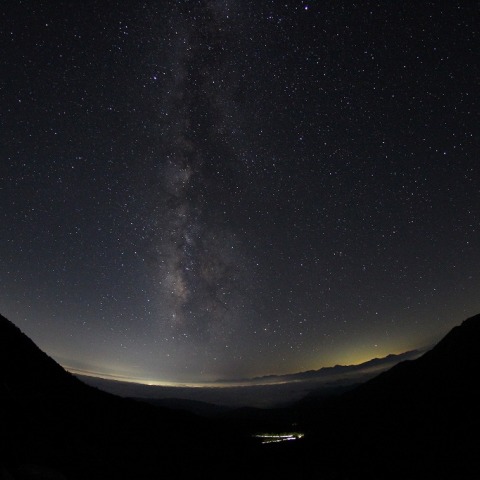 雲海に立ち上る天の川
