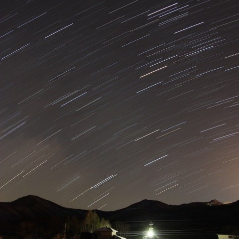 雪原に昇るさそり