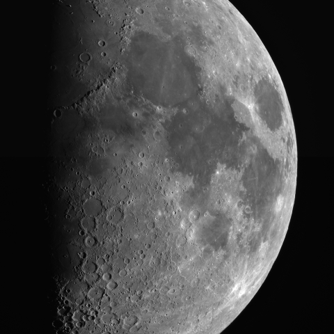 2023年7月26日の月(月齢8.7)