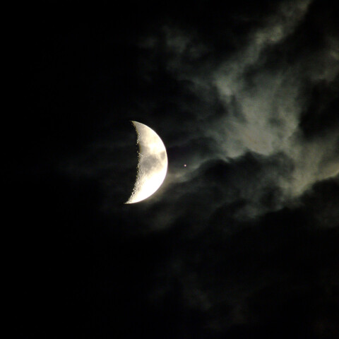 月とアンタレス