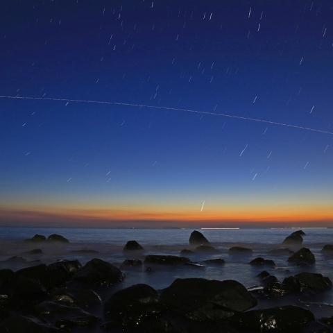 星出さん搭乗のISSと火球