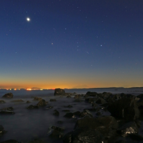 昇るオリオンと木星と金星