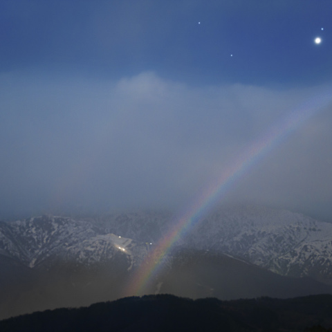 金星と月虹