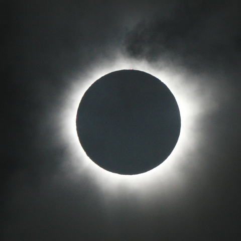 ケアンズ皆既日食のコロナ