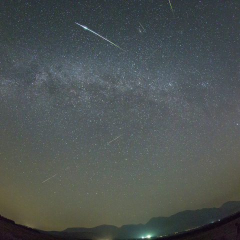 ペルセウス座　流星群