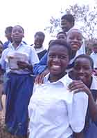 チマンダ中学校の子供たち